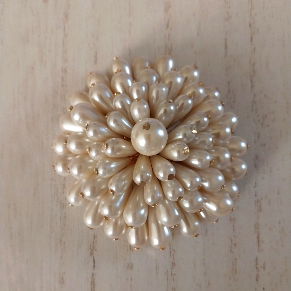 Bold 3-D Dome Faux Pearl Vintage Flower Brooch
